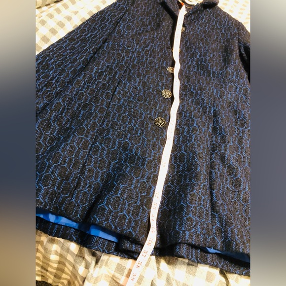 Women’s cool weather coat - Picture 8 of 11